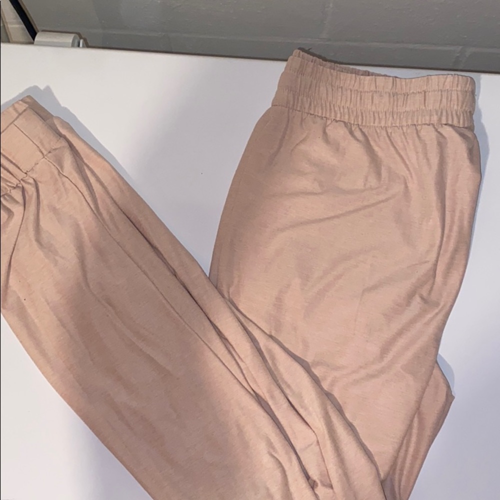 Baby pink joggers with pockets!